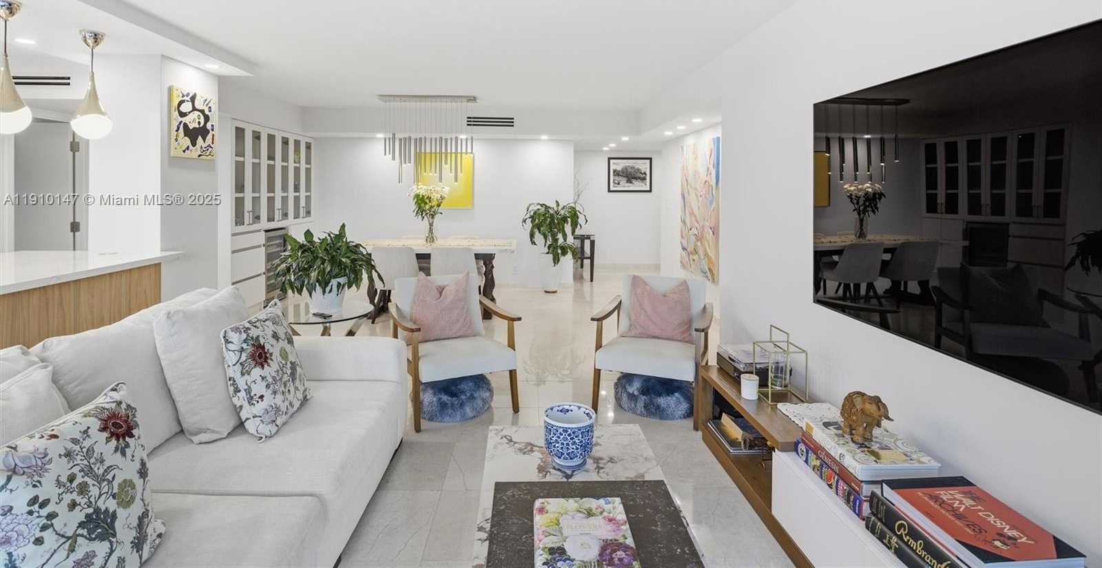 Small Image of 2655 COLLINS AVE #501, Miami Beach Number 8