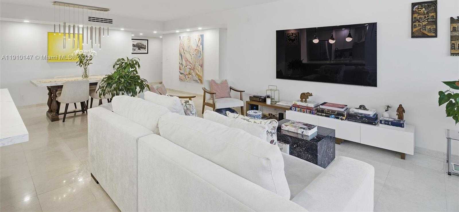Small Image of 2655 COLLINS AVE #501, Miami Beach Number 9