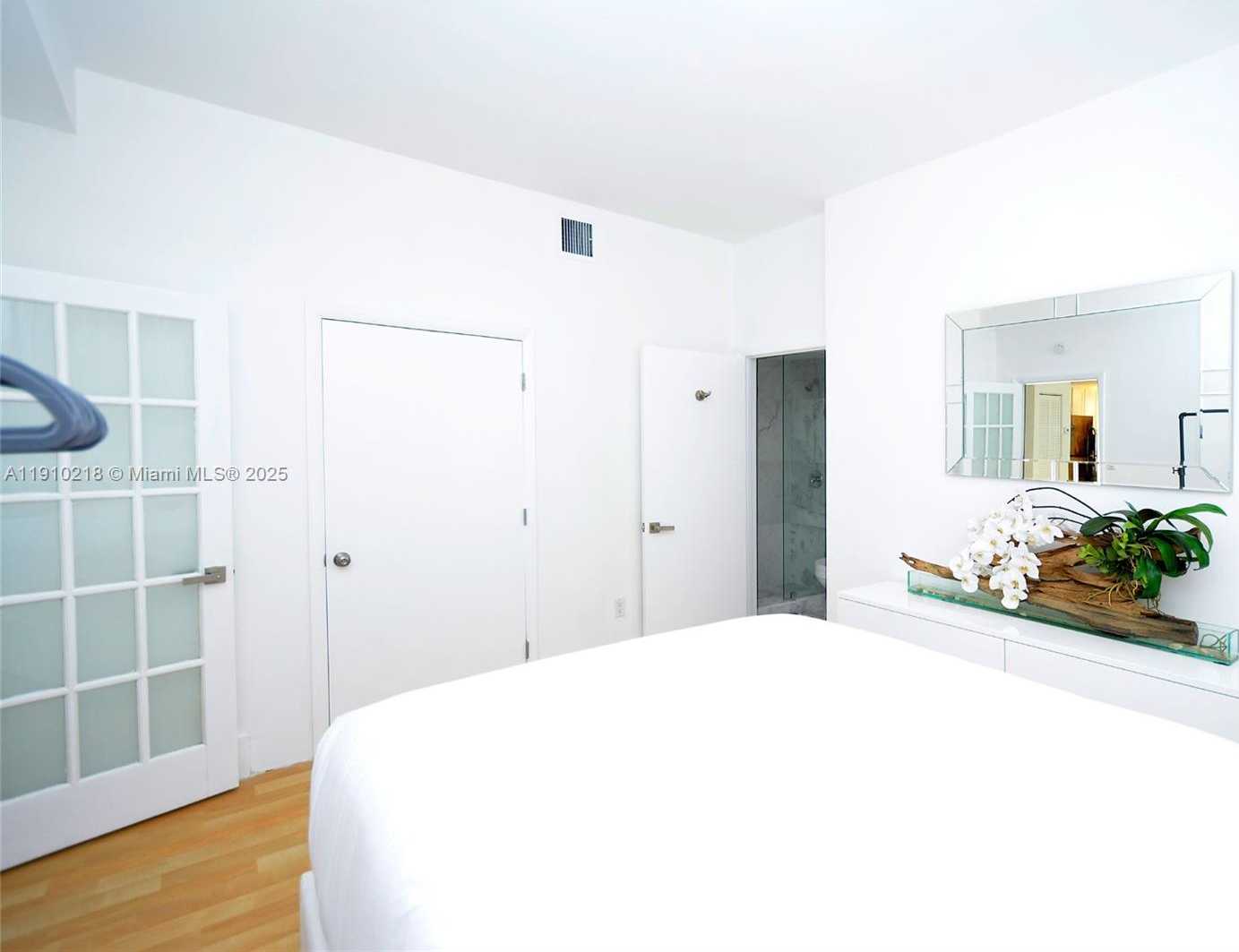 Small Image of 1342 DREXEL AVE #105, Miami Beach Number 3