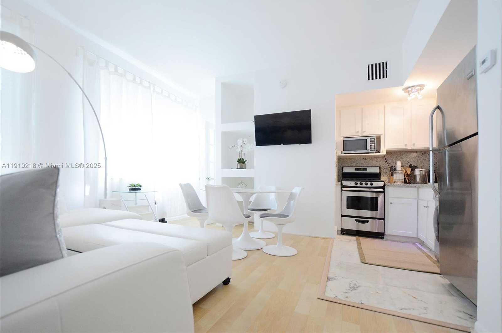 Small Image of 1342 DREXEL AVE #105, Miami Beach Number 5