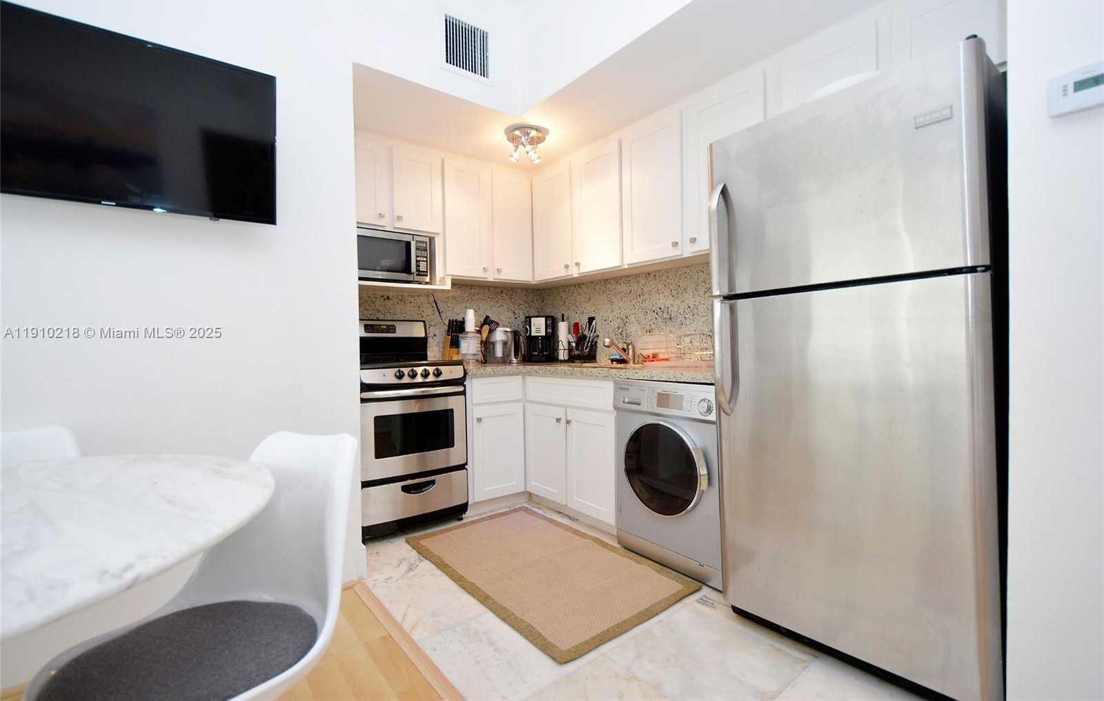 Small Image of 1342 DREXEL AVE #105, Miami Beach Number 7