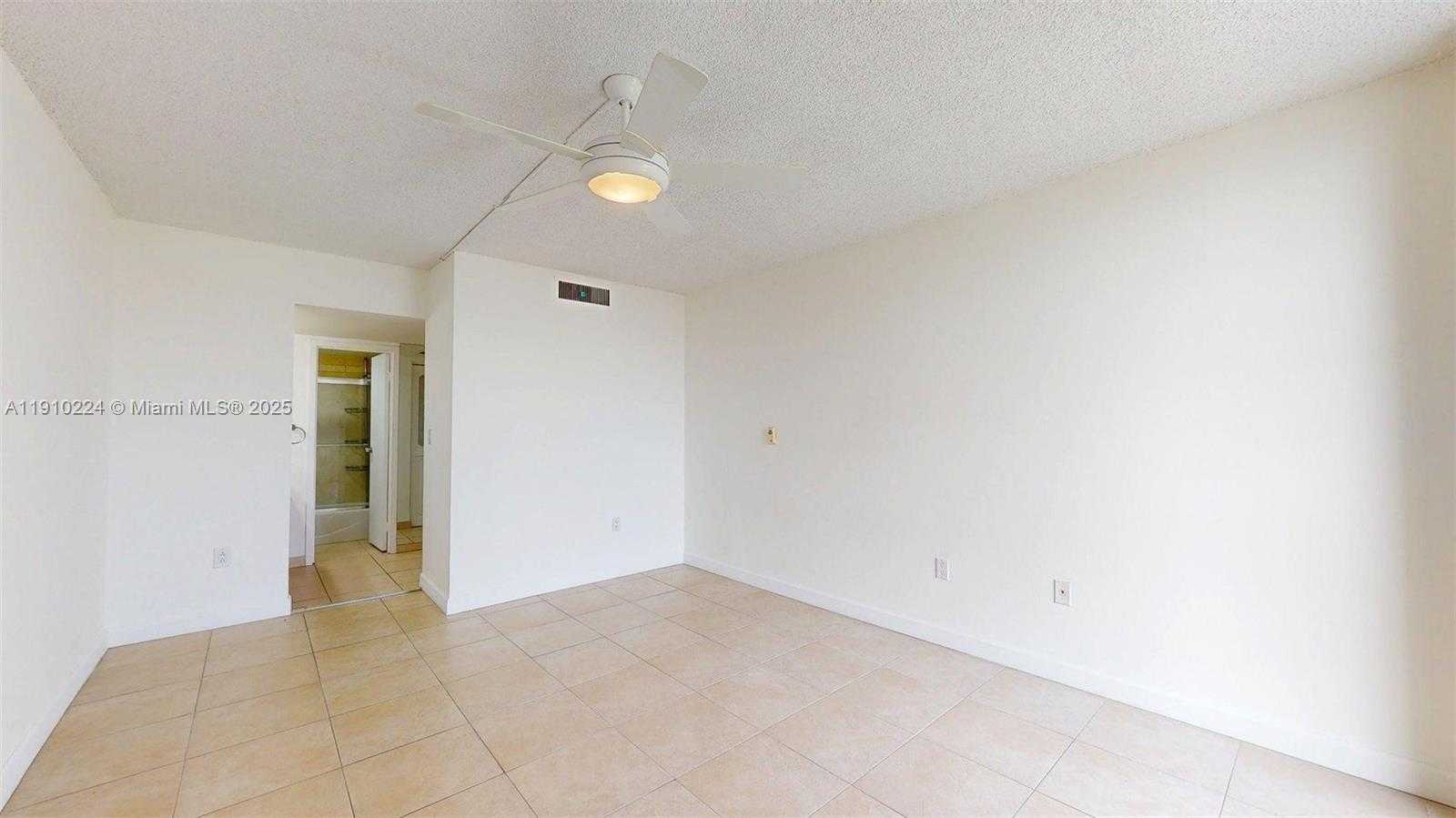 Small Image of 3675 NORTH COUNTRY CLUB DR #1610, Aventura Number 31