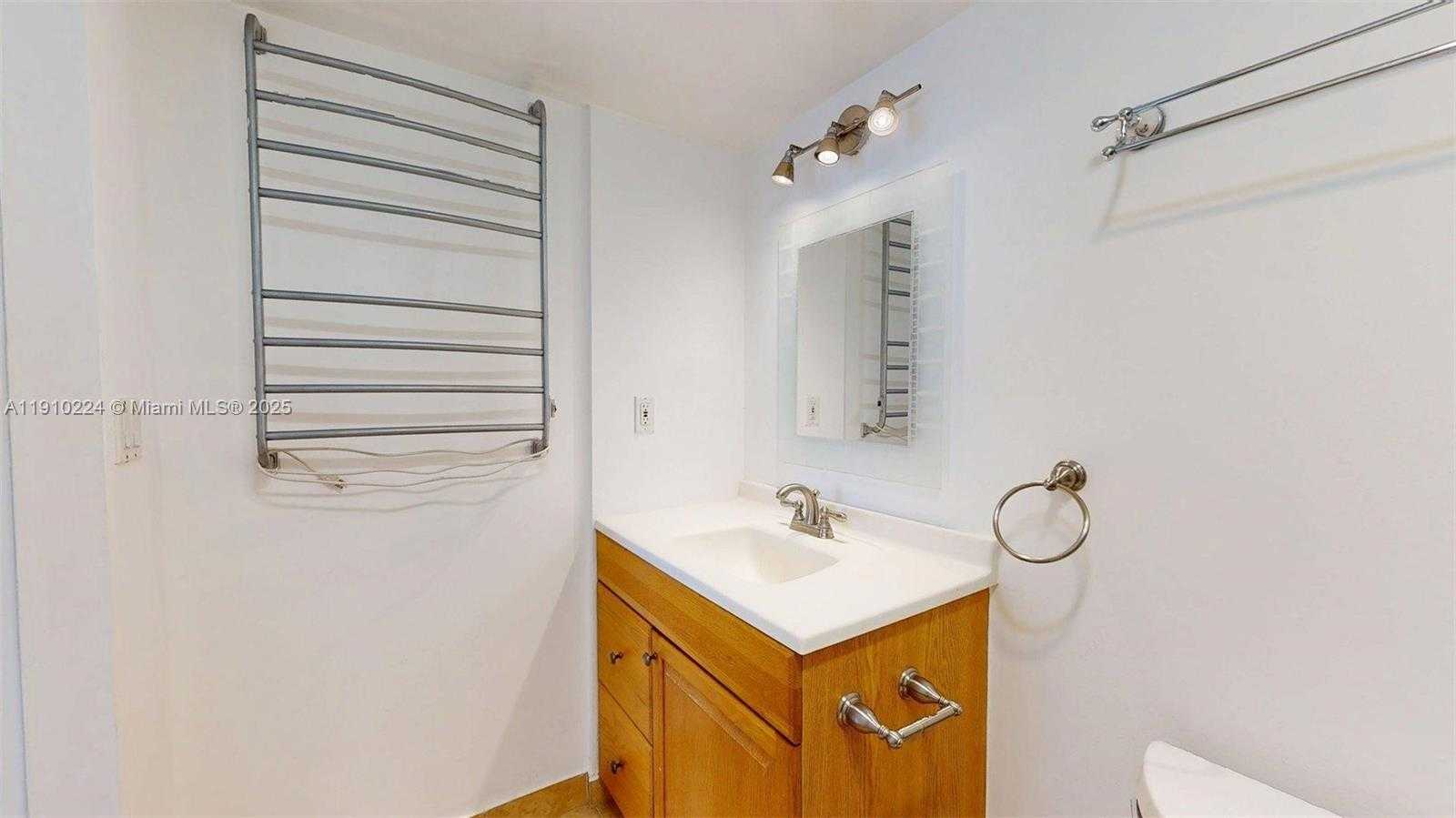 Small Image of 3675 NORTH COUNTRY CLUB DR #1610, Aventura Number 39