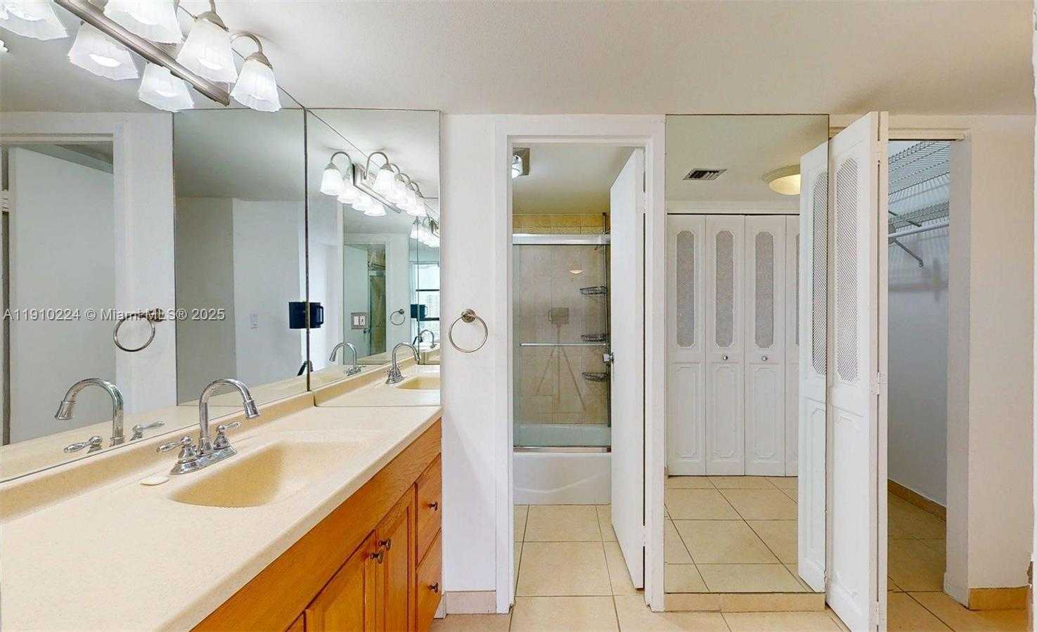 Small Image of 3675 NORTH COUNTRY CLUB DR #1610, Aventura Number 41