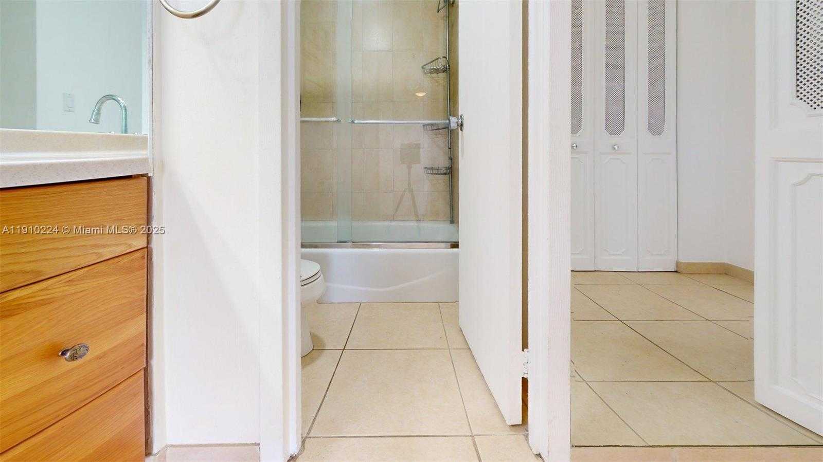 Small Image of 3675 NORTH COUNTRY CLUB DR #1610, Aventura Number 42