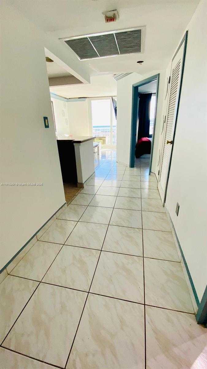 Small Image of 5401 COLLINS AVE #1510, Miami Beach Number 18