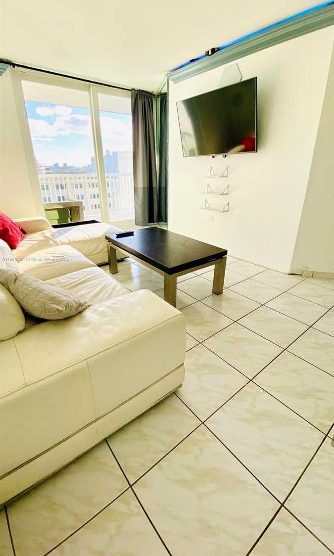 Small Image of 5401 COLLINS AVE #1510, Miami Beach Number 24