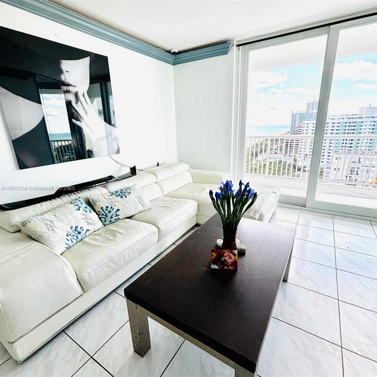 Small Image of 5401 COLLINS AVE #1510, Miami Beach Number 25