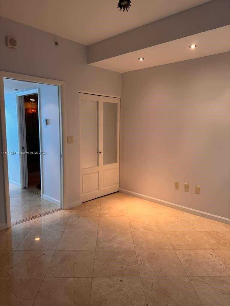 Small Image of 5025 COLLINS AVE #1602, Miami Beach Number 7