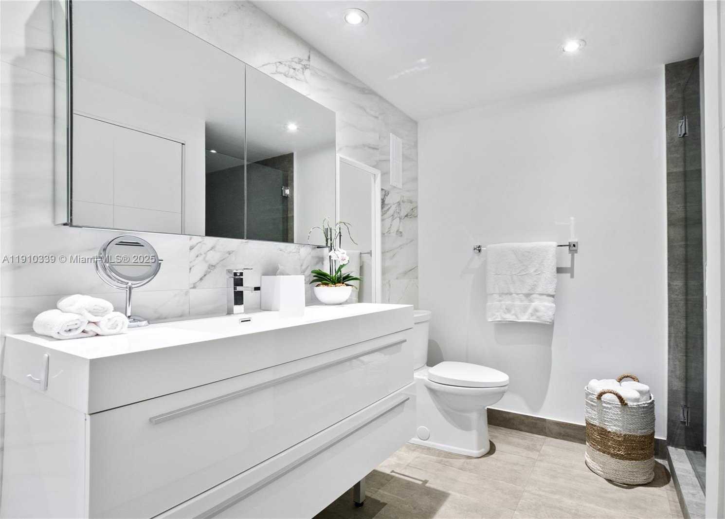 Small Image of 20281 EAST COUNTRY CLUB DR #808, Aventura Number 21