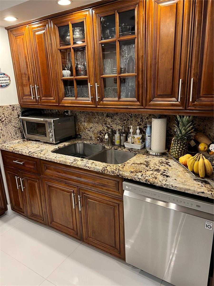 Small Image of Surfside Number 13