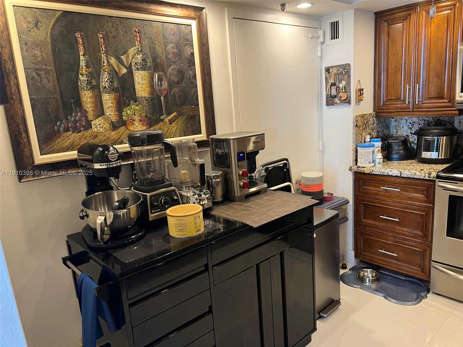 Small Image of Surfside Number 15