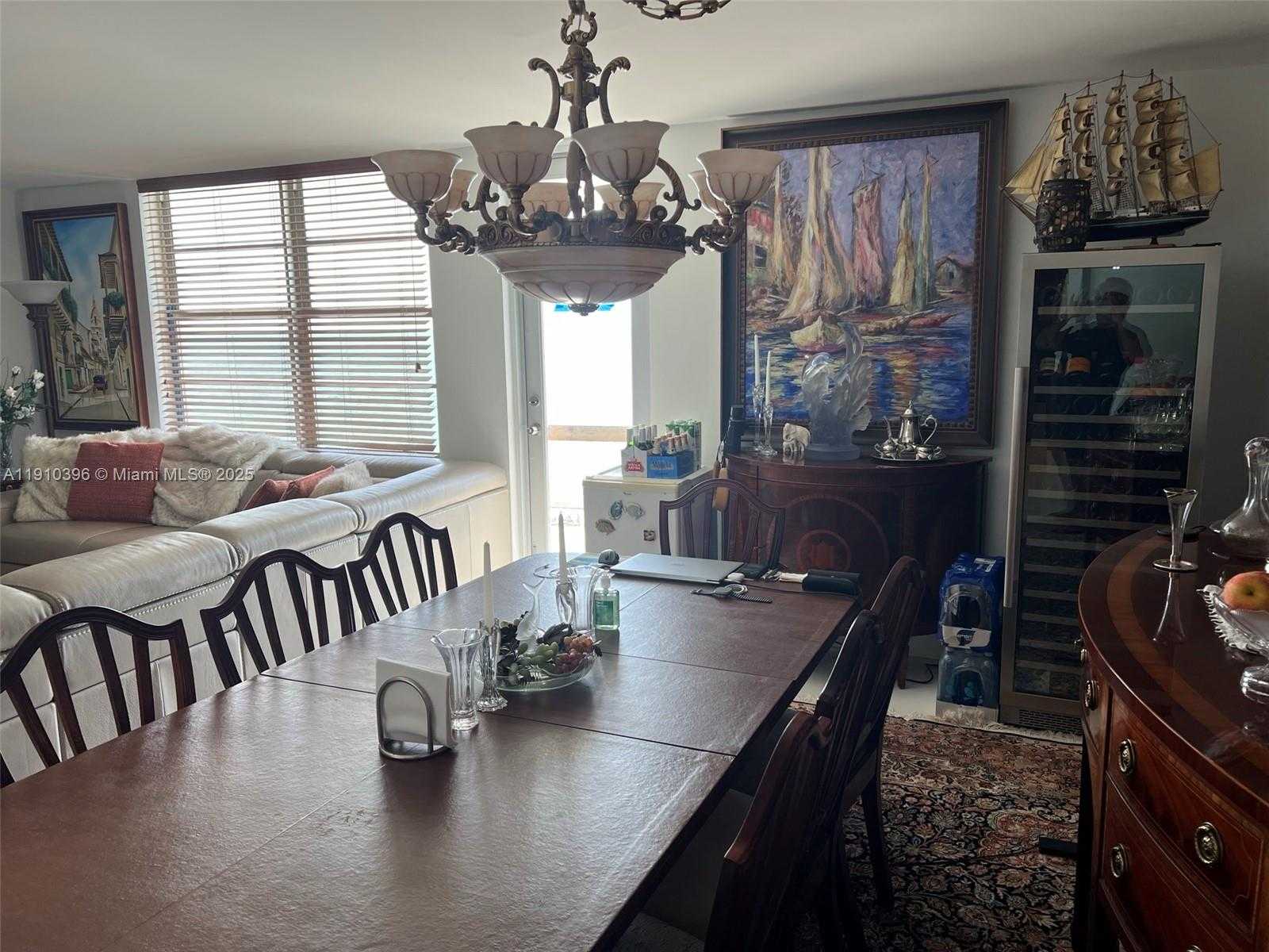 Small Image of Surfside Number 19