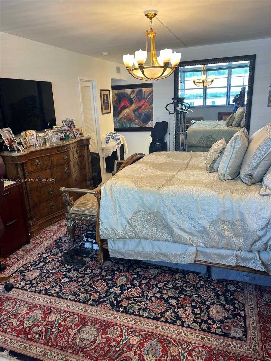 Small Image of Surfside Number 35