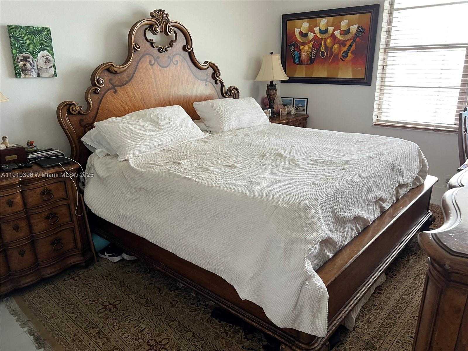 Small Image of Surfside Number 37