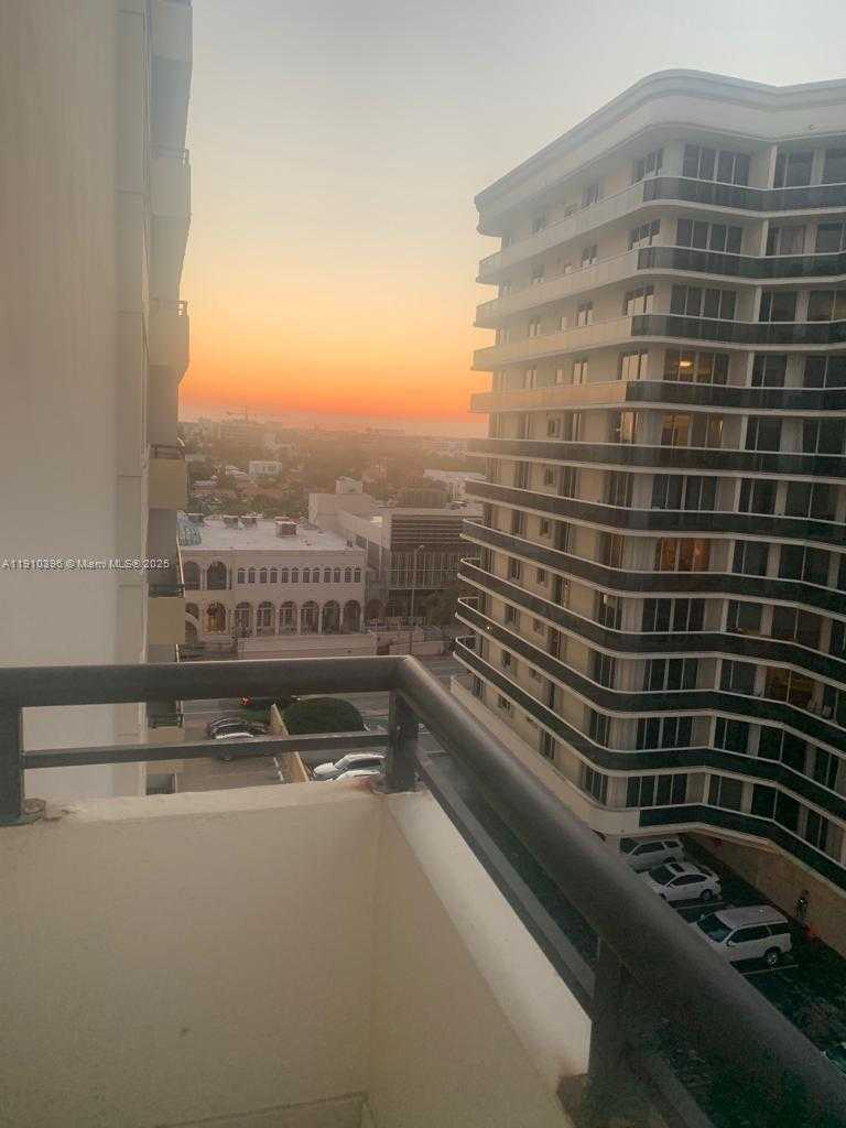 Small Image of Surfside Number 6