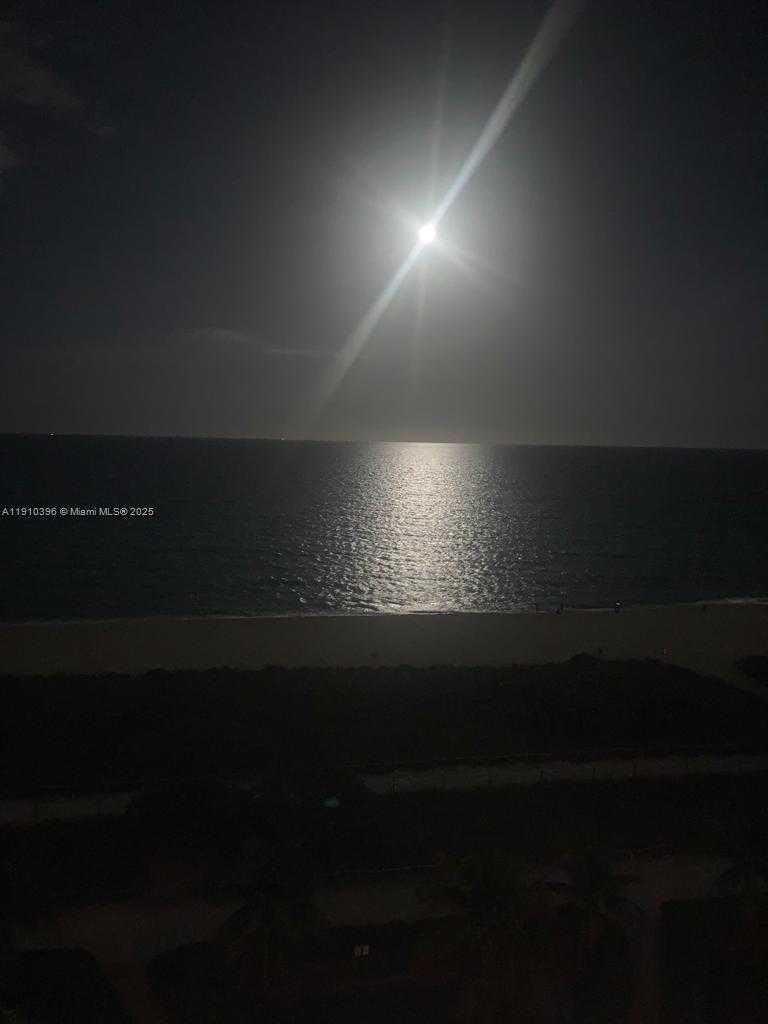 Small Image of Surfside Number 7