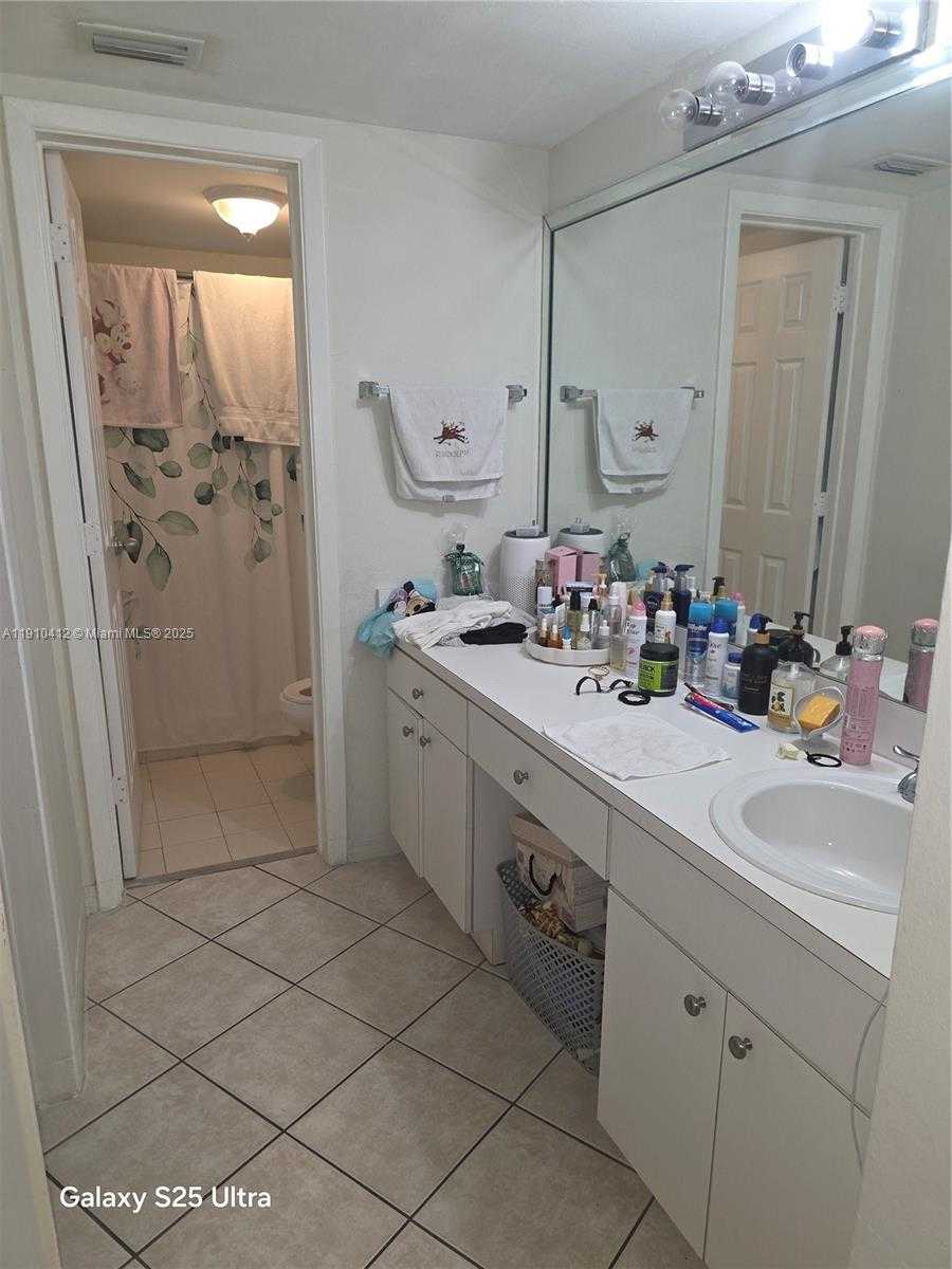 Small Image of Miami Lakes Number 12