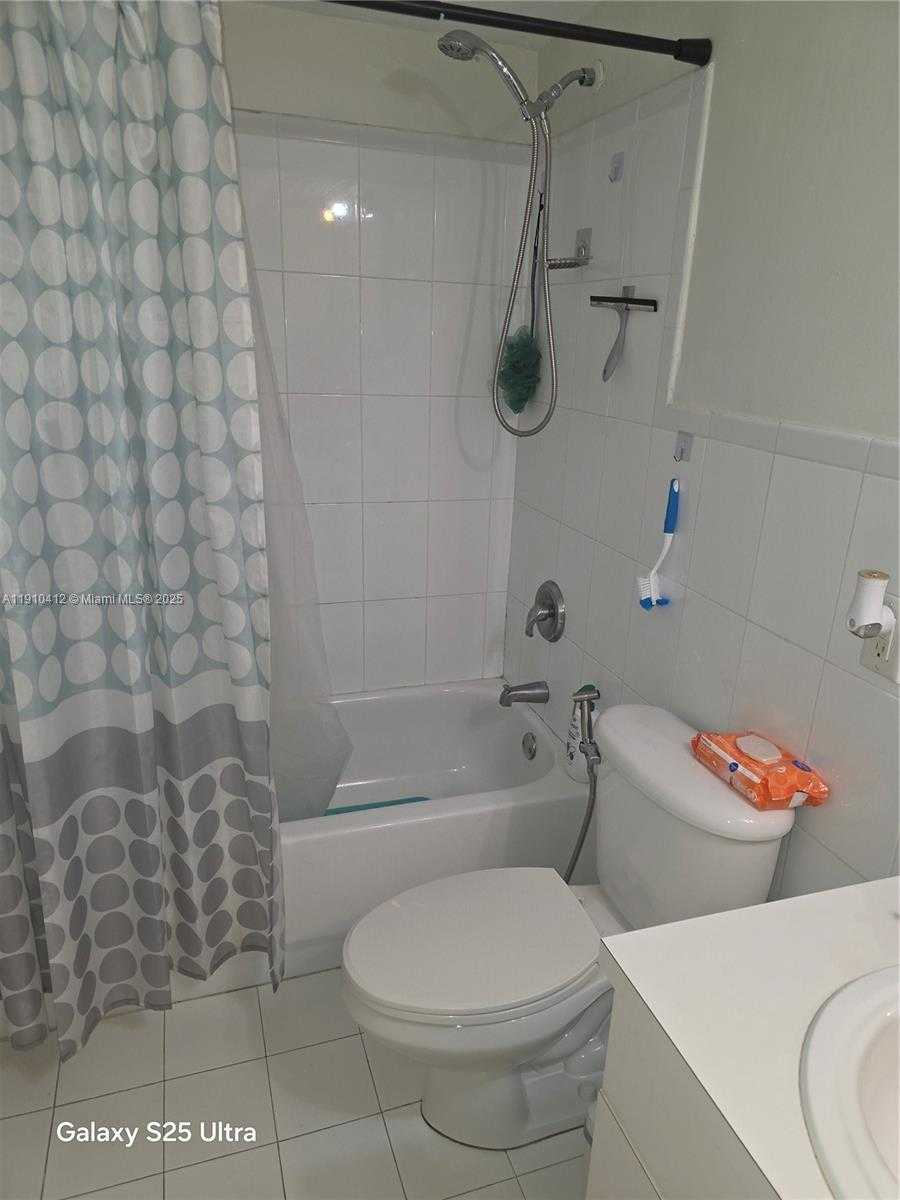 Small Image of Miami Lakes Number 15