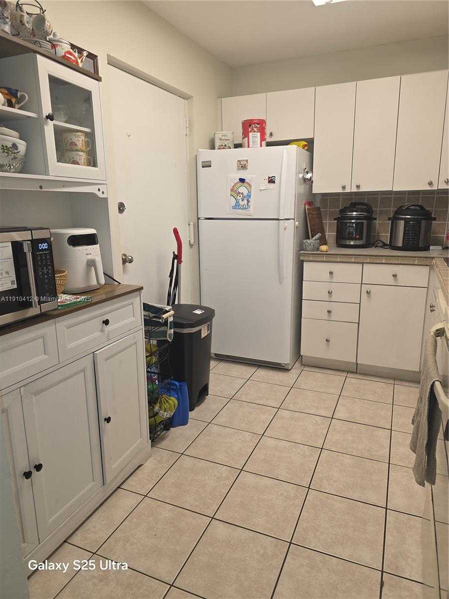 Small Image of Miami Lakes Number 17