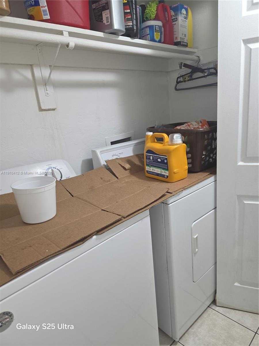 Small Image of Miami Lakes Number 20