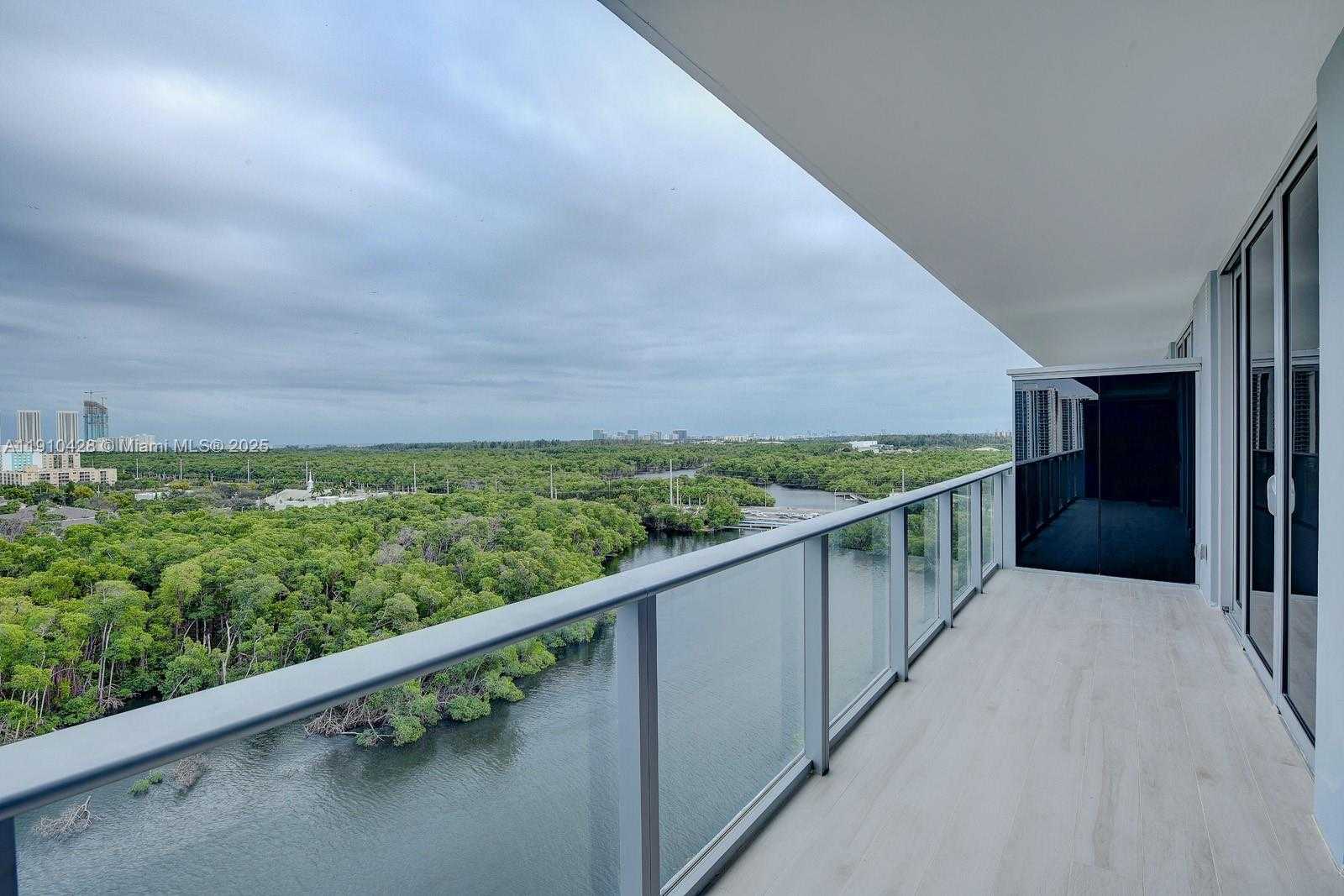 Small Image of 16385 BISCAYNE BLVD #1219, North Miami Beach Number 14