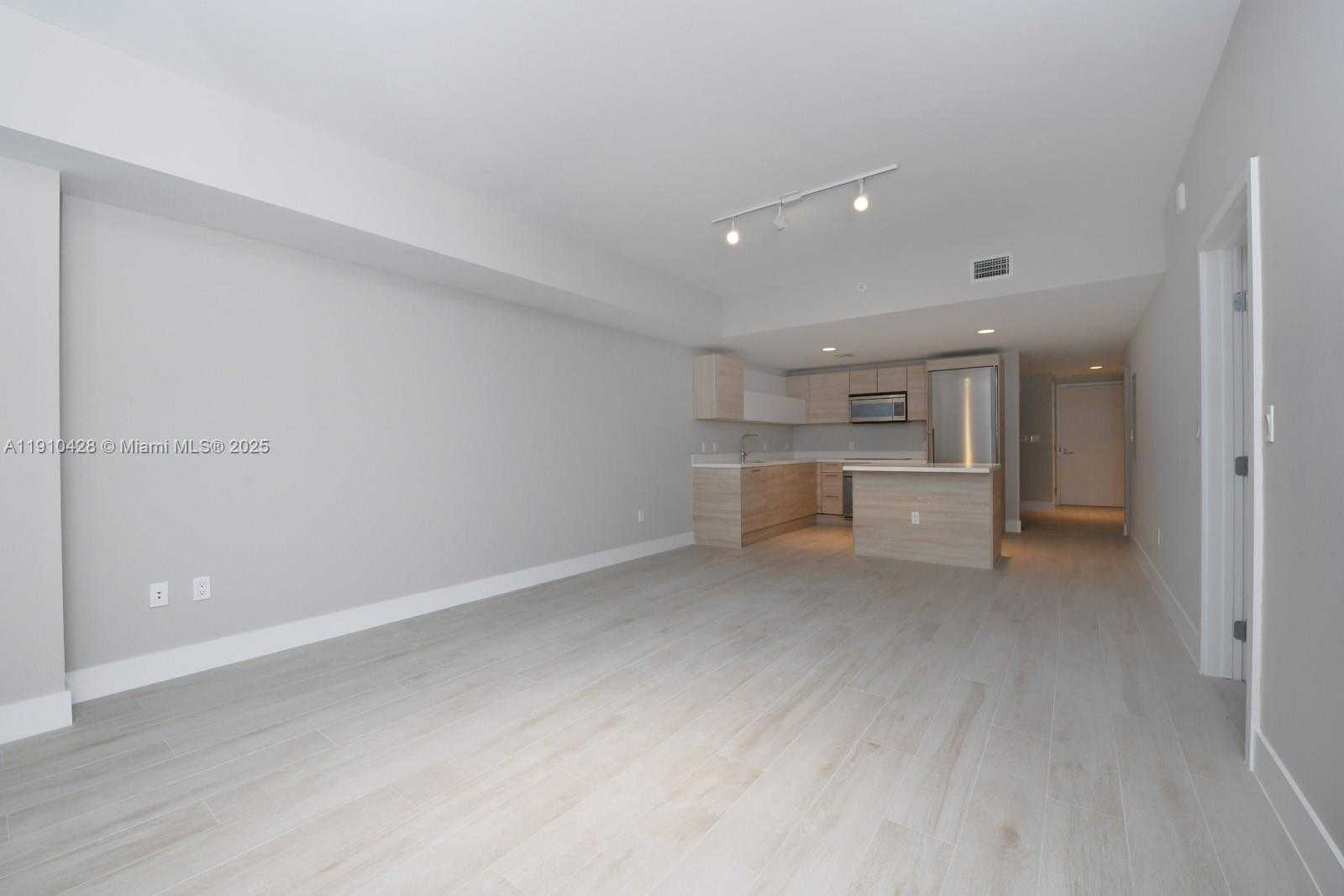 Small Image of 16385 BISCAYNE BLVD #1219, North Miami Beach Number 5