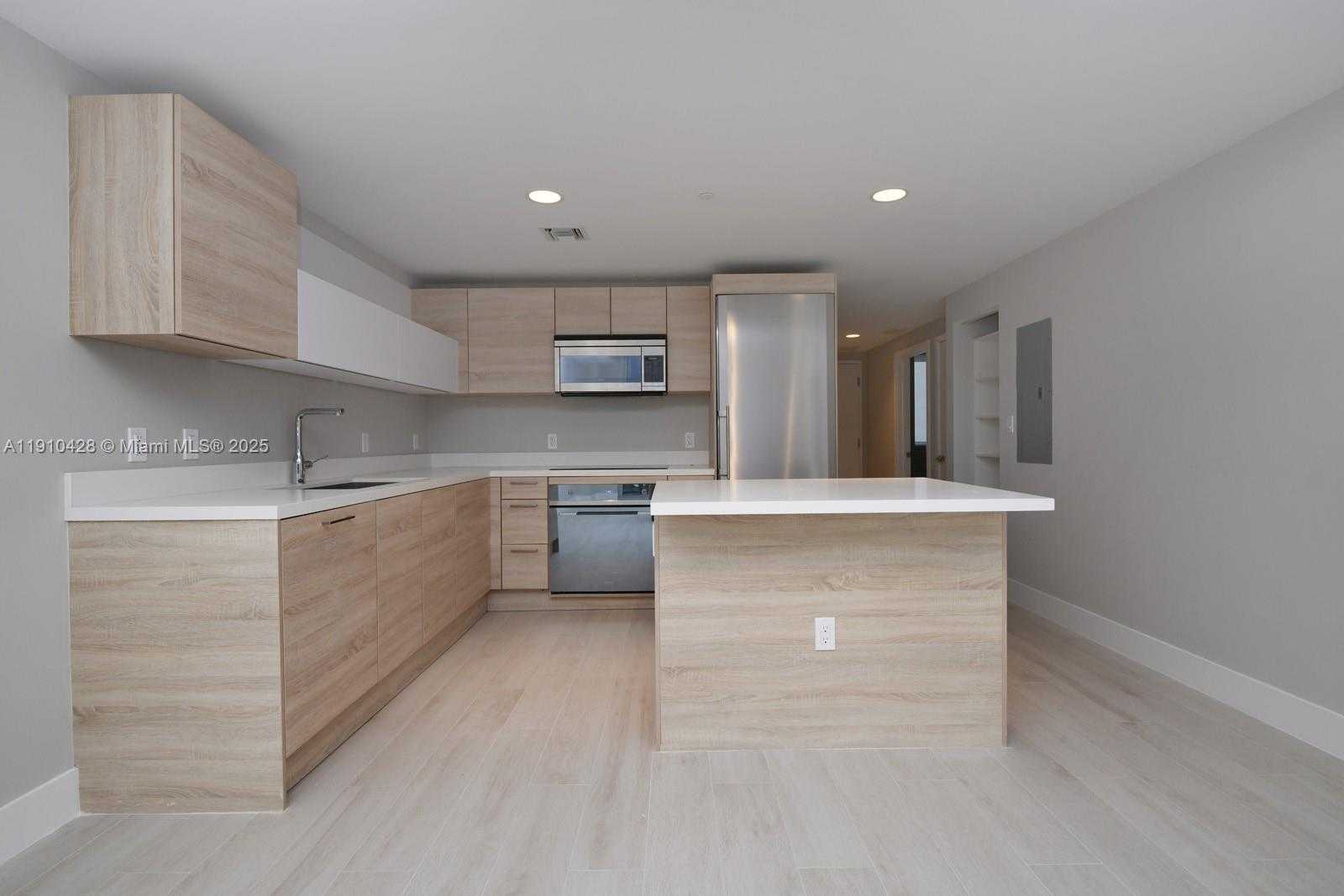 Small Image of 16385 BISCAYNE BLVD #1219, North Miami Beach Number 6