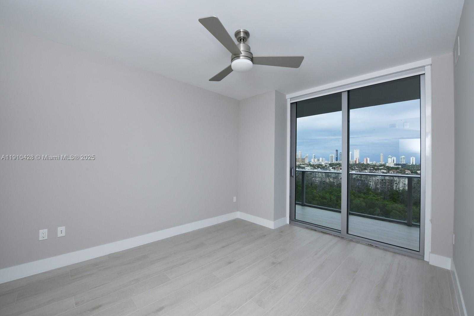 Small Image of 16385 BISCAYNE BLVD #1219, North Miami Beach Number 8