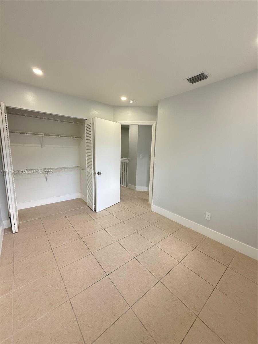 Small Image of 17406 SOUTH WEST 139TH CT, Miami Number 21