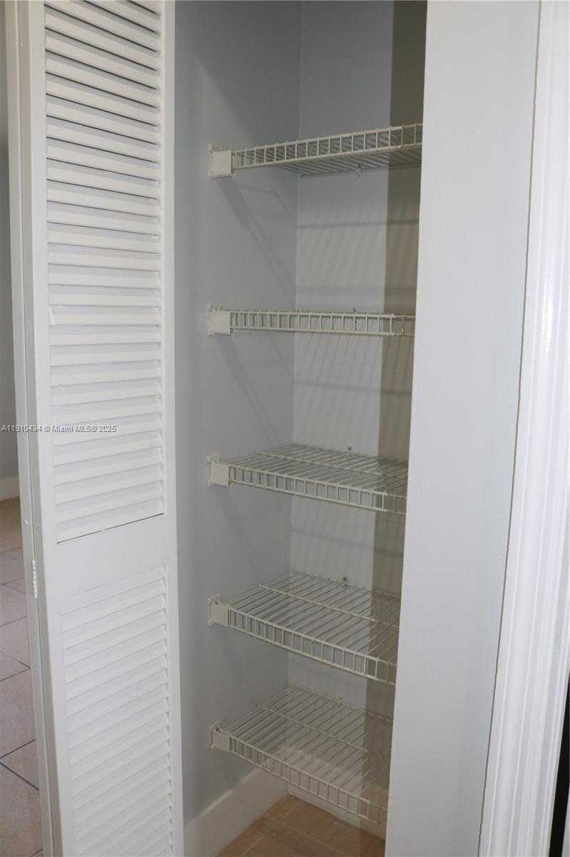 Small Image of 17406 SOUTH WEST 139TH CT, Miami Number 24