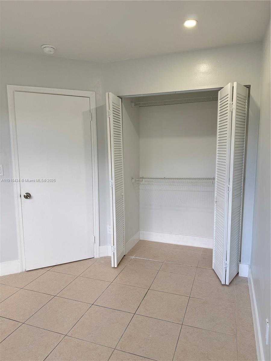 Small Image of 17406 SOUTH WEST 139TH CT, Miami Number 26