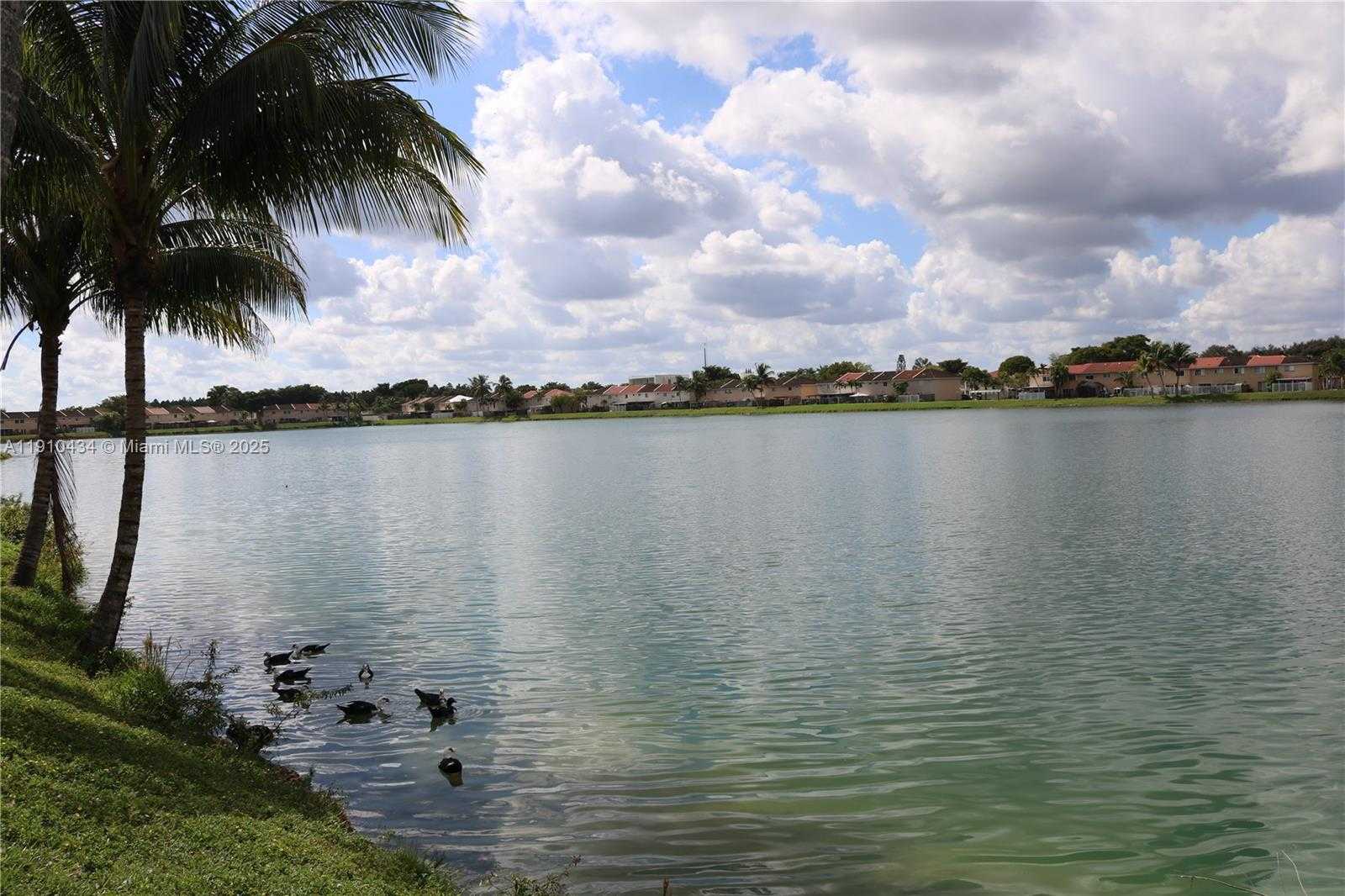 Small Image of 17406 SOUTH WEST 139TH CT, Miami Number 31