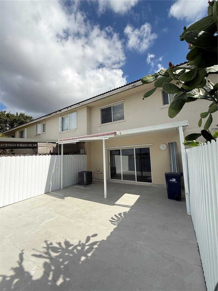 Small Image of 17406 SOUTH WEST 139TH CT, Miami Number 32