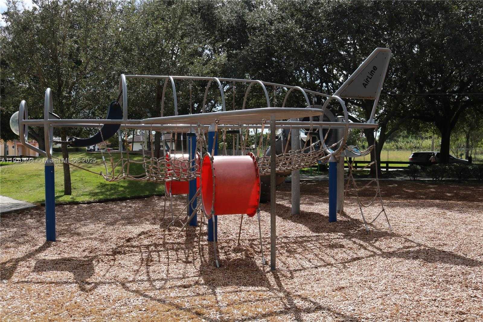 Small Image of 17406 SOUTH WEST 139TH CT, Miami Number 38