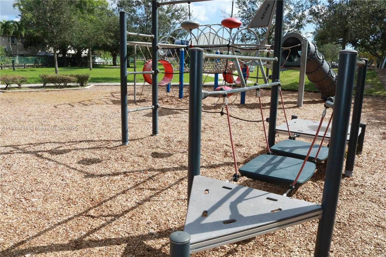 Small Image of 17406 SOUTH WEST 139TH CT, Miami Number 39