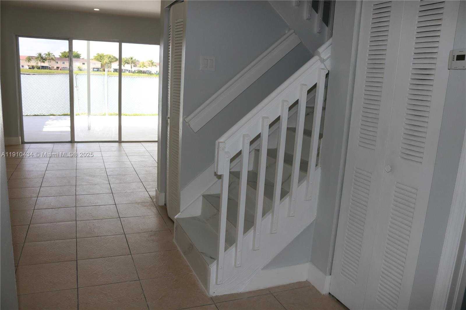 Small Image of 17406 SOUTH WEST 139TH CT, Miami Number 4