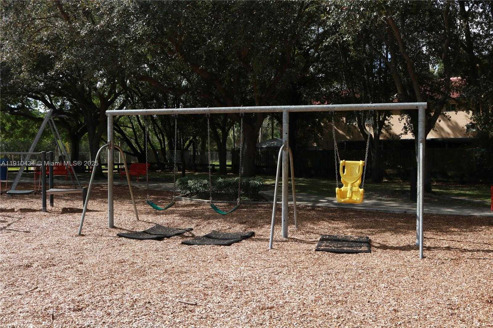 Small Image of 17406 SOUTH WEST 139TH CT, Miami Number 40