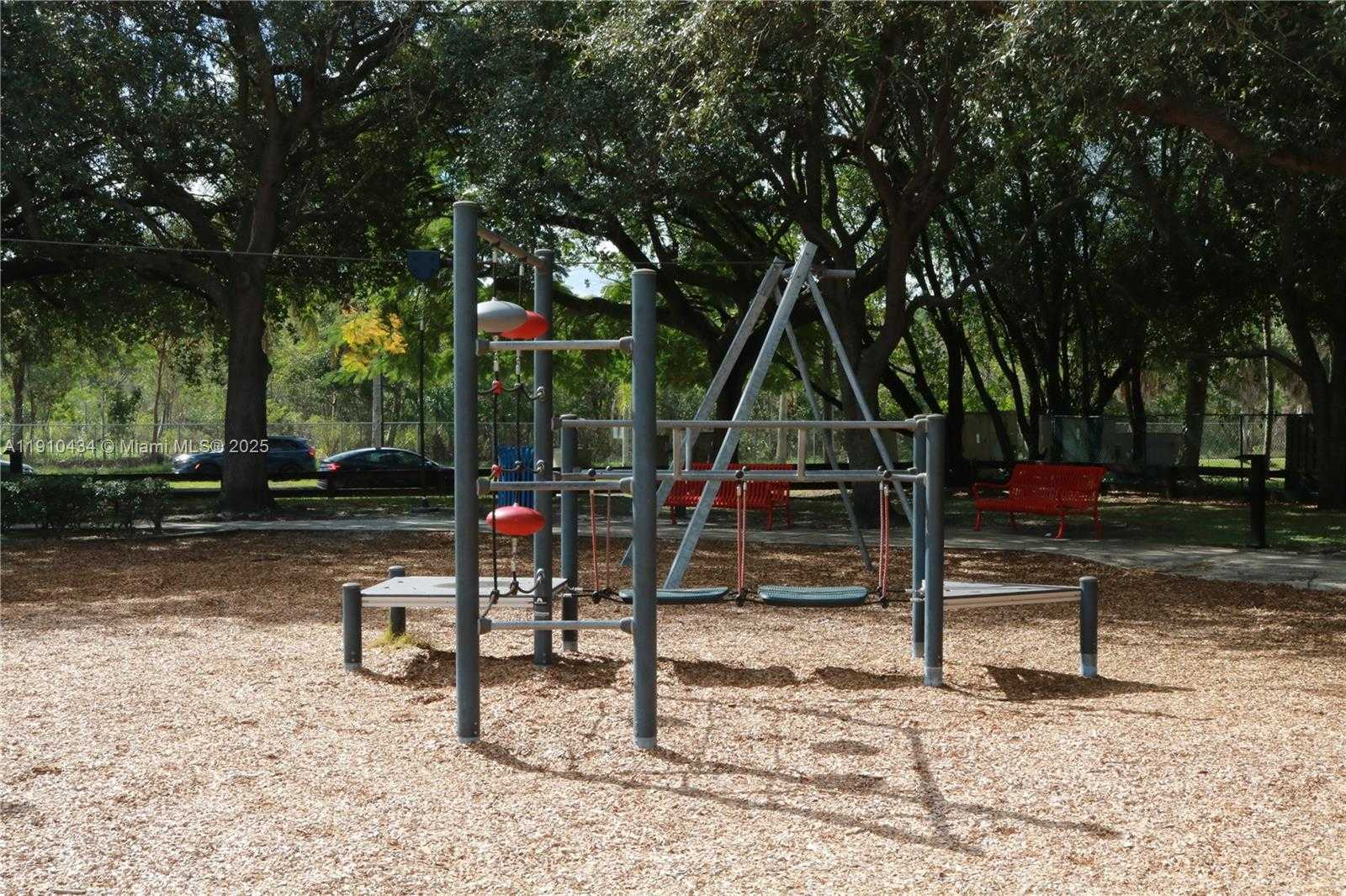 Small Image of 17406 SOUTH WEST 139TH CT, Miami Number 41