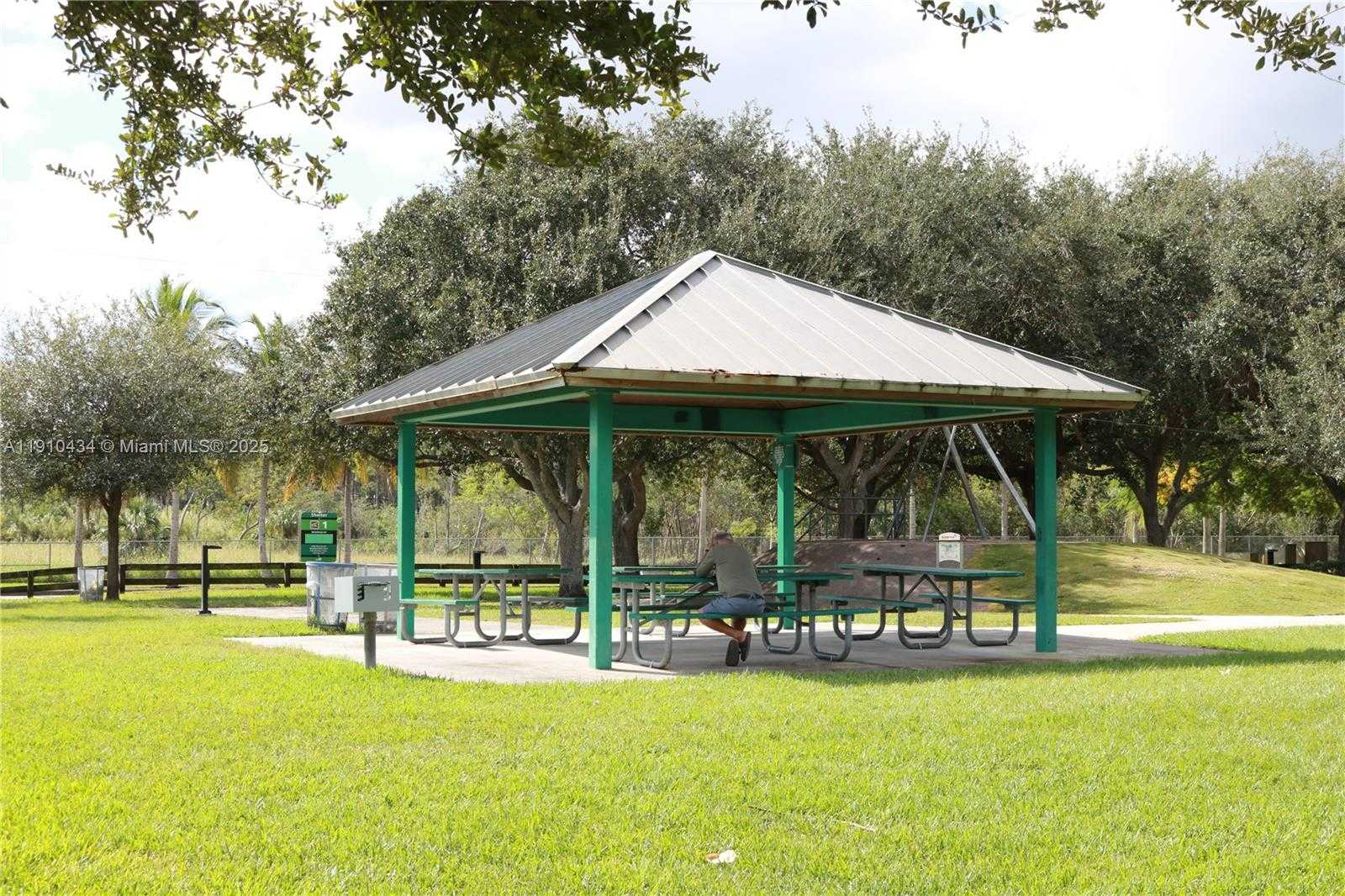 Small Image of 17406 SOUTH WEST 139TH CT, Miami Number 42