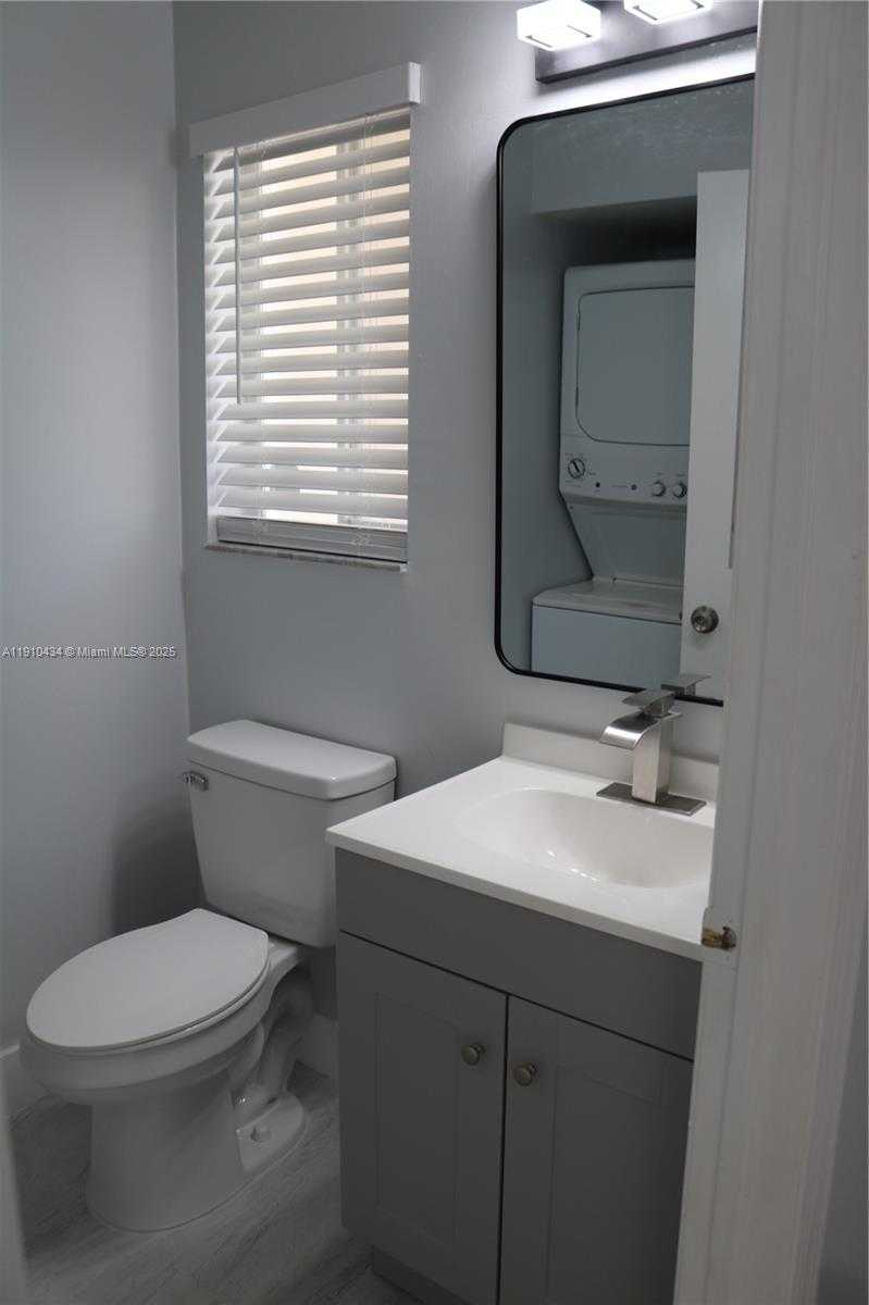 Small Image of 17406 SOUTH WEST 139TH CT, Miami Number 5