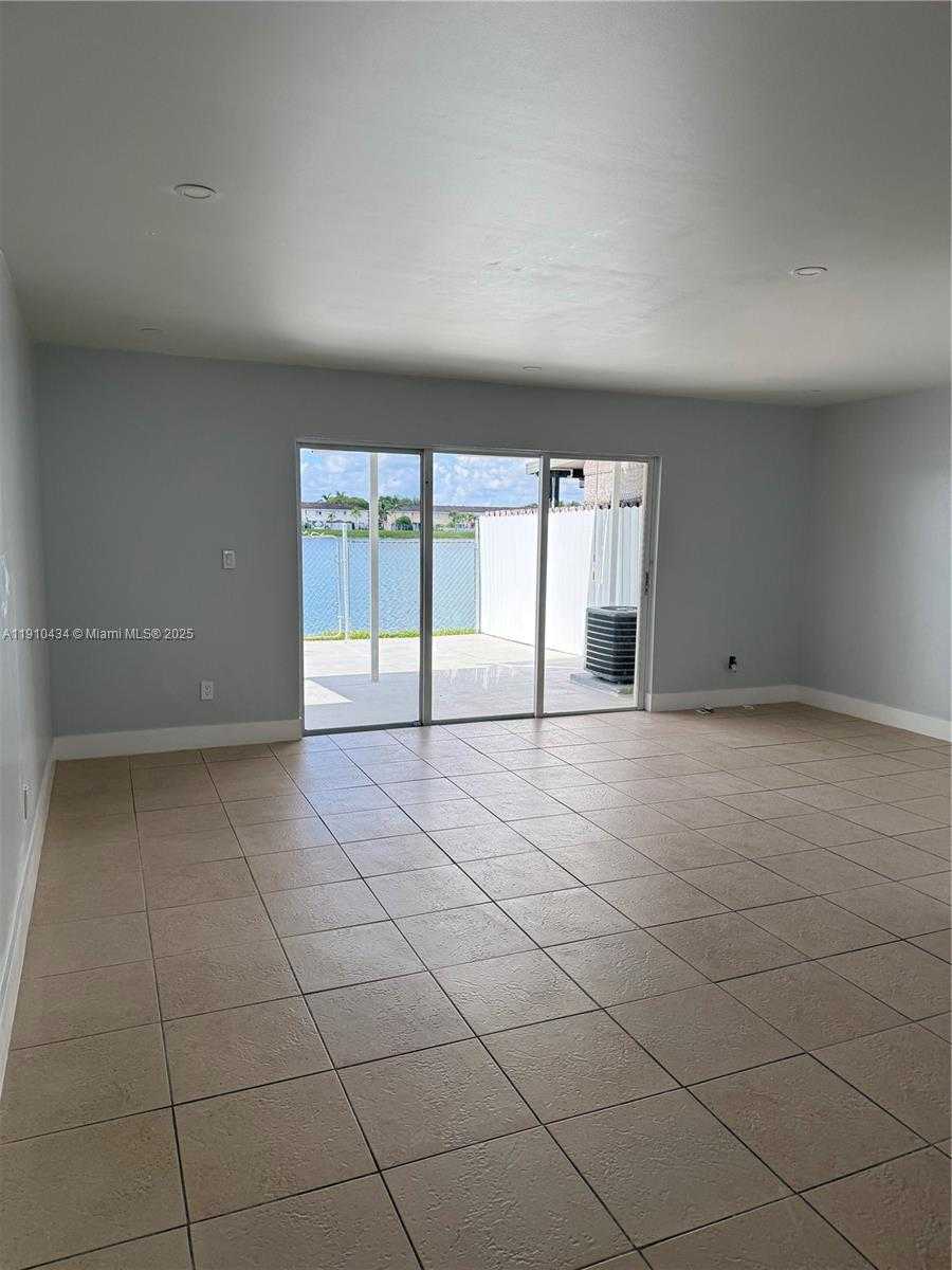 Small Image of 17406 SOUTH WEST 139TH CT, Miami Number 8