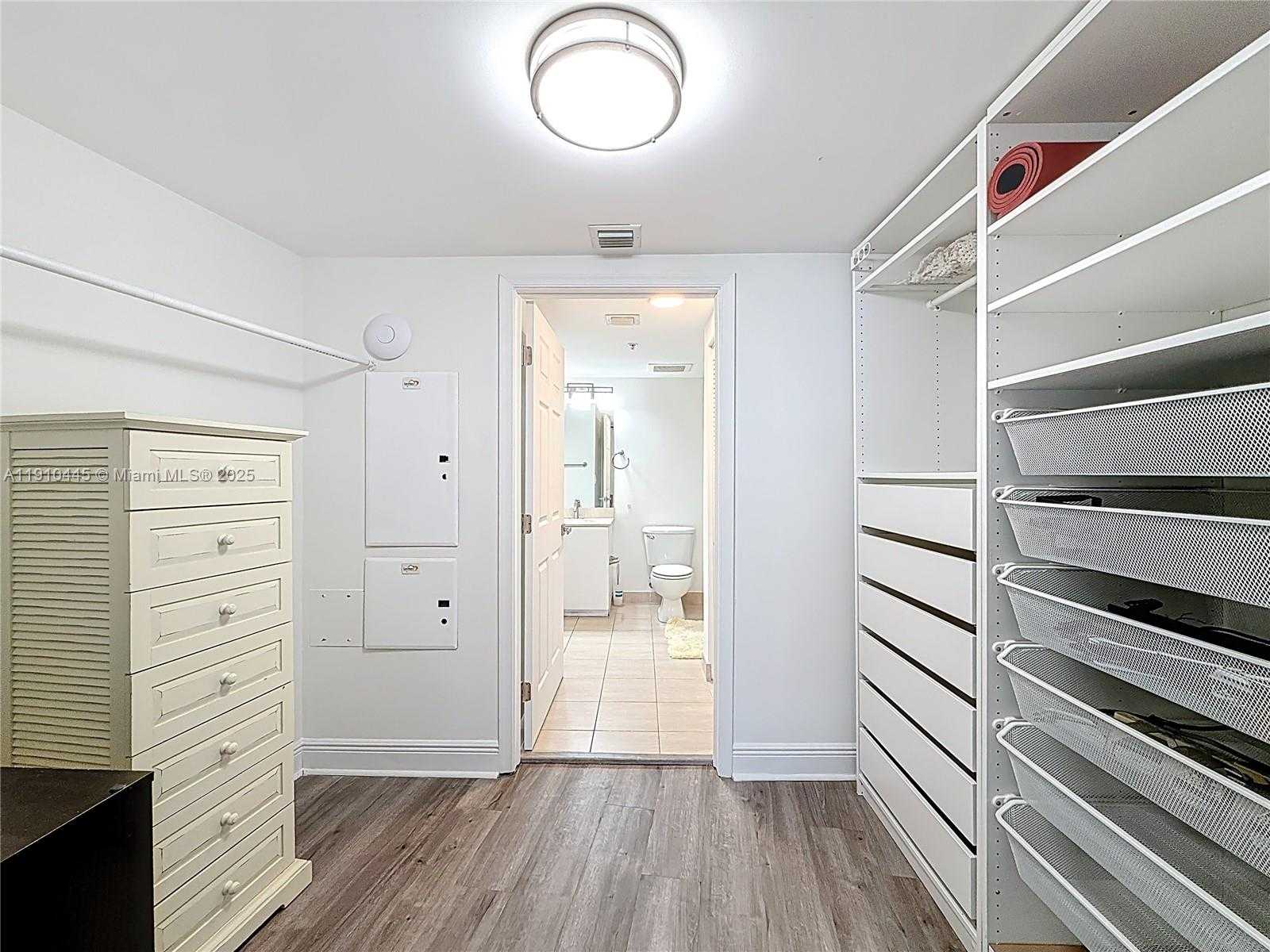 Small Image of 1750 NORTH BAYSHORE DR #5503, Miami Number 19