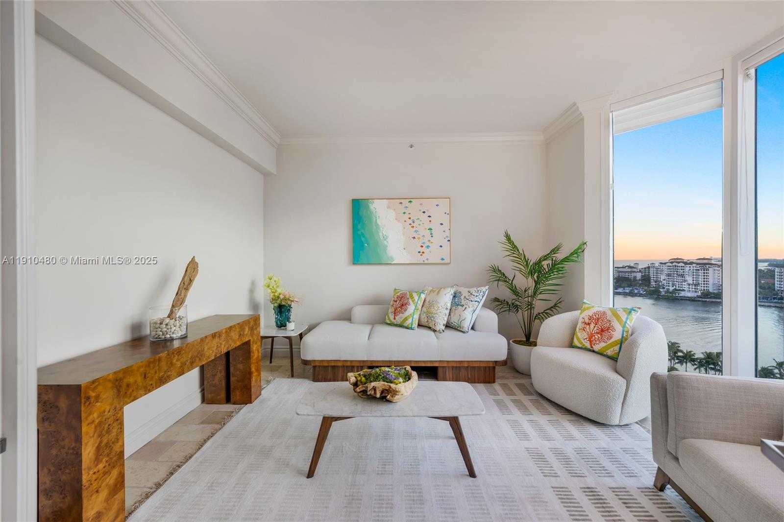 Small Image of 300 SOUTH POINTE DR #1702, Miami Beach Number 13