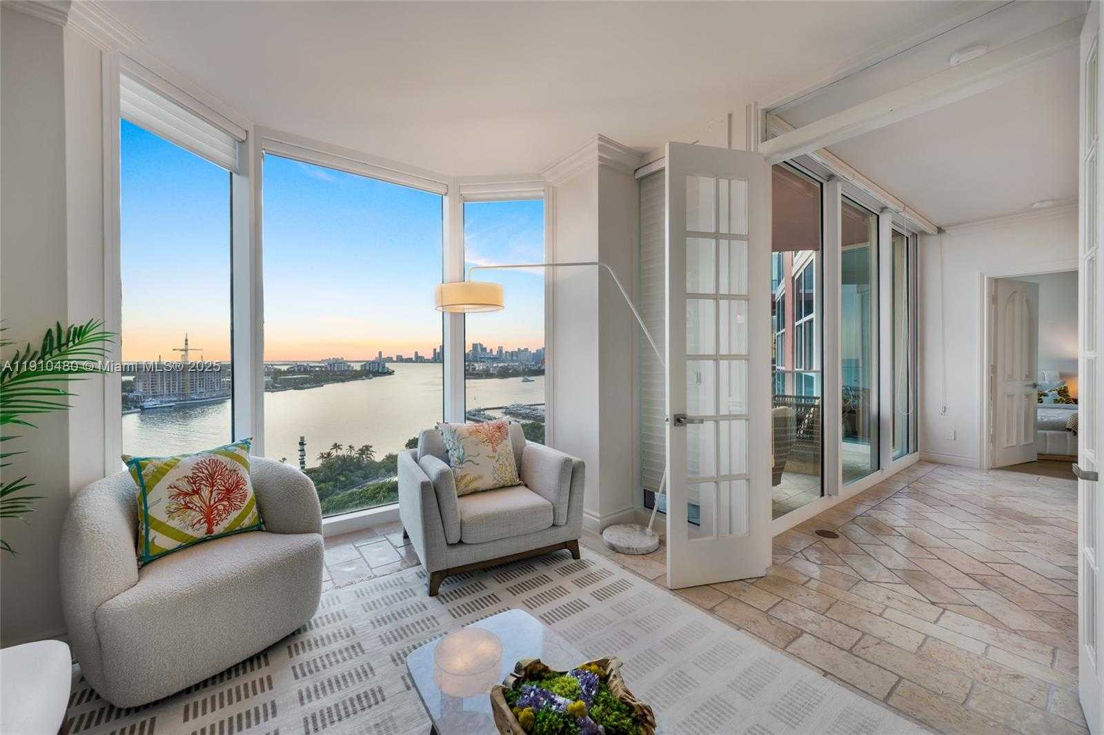 Small Image of 300 SOUTH POINTE DR #1702, Miami Beach Number 15