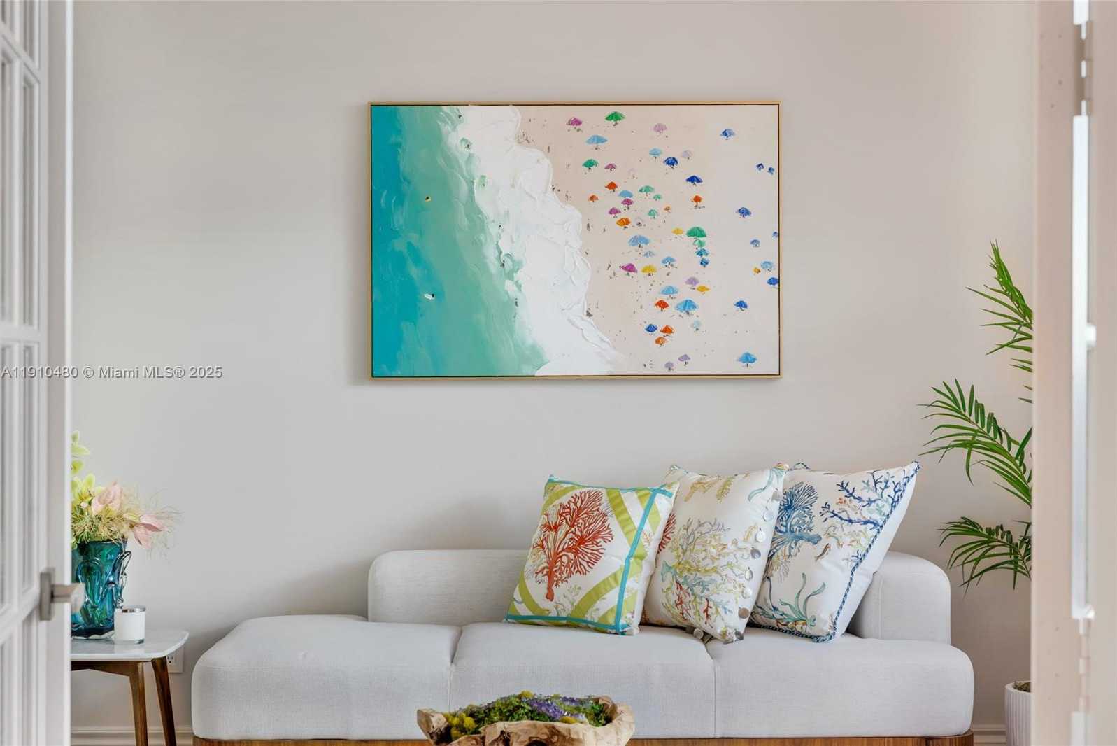 Small Image of 300 SOUTH POINTE DR #1702, Miami Beach Number 16