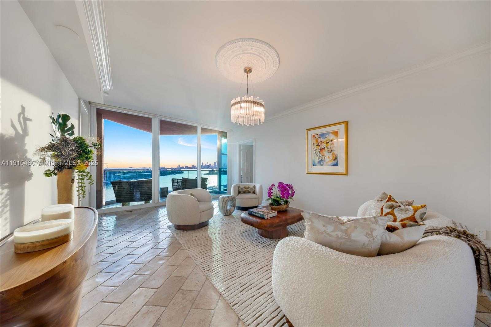 Small Image of 300 SOUTH POINTE DR #1702, Miami Beach Number 2