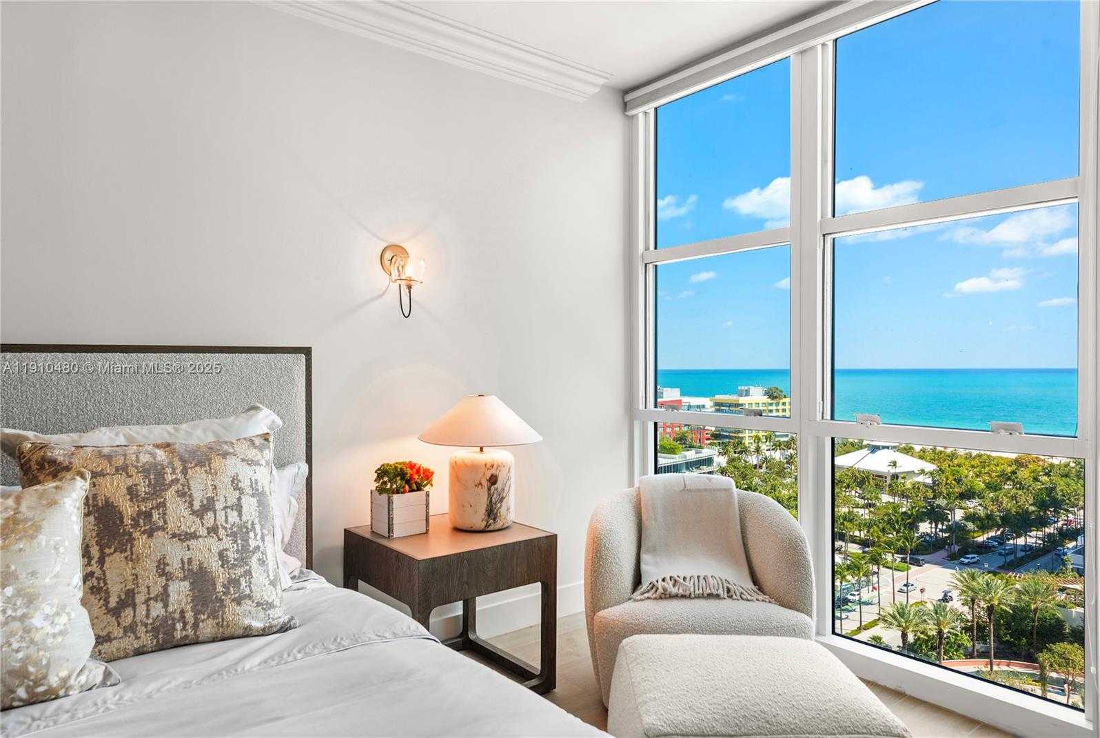 Small Image of 300 SOUTH POINTE DR #1702, Miami Beach Number 25