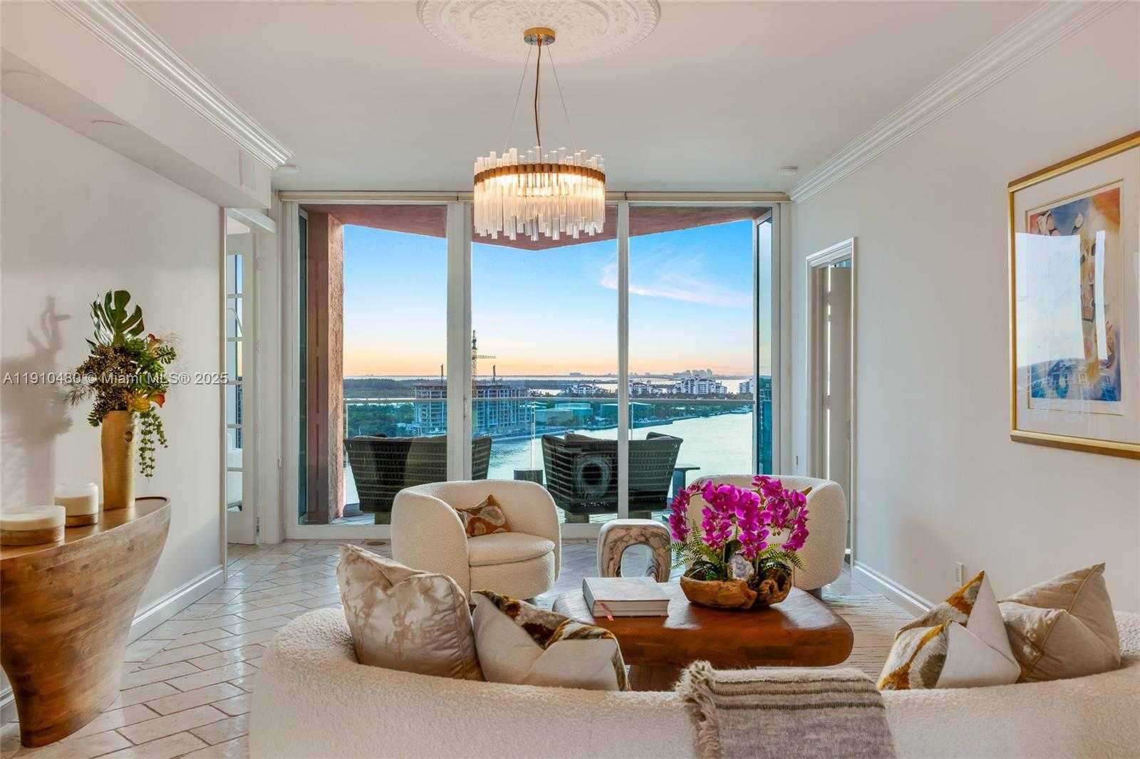 Small Image of 300 SOUTH POINTE DR #1702, Miami Beach Number 3