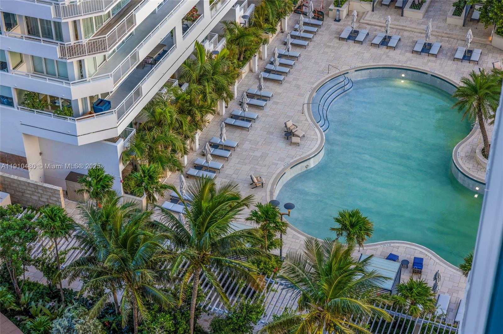 Small Image of 300 SOUTH POINTE DR #1702, Miami Beach Number 40